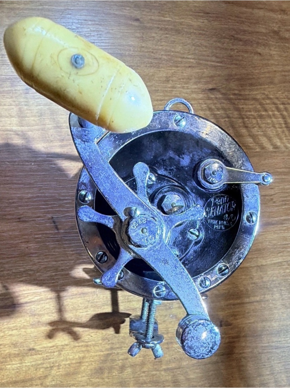 PENN Senator Vintage Casting Fishing Reel Round Metal Reel w/ Rod Clamp